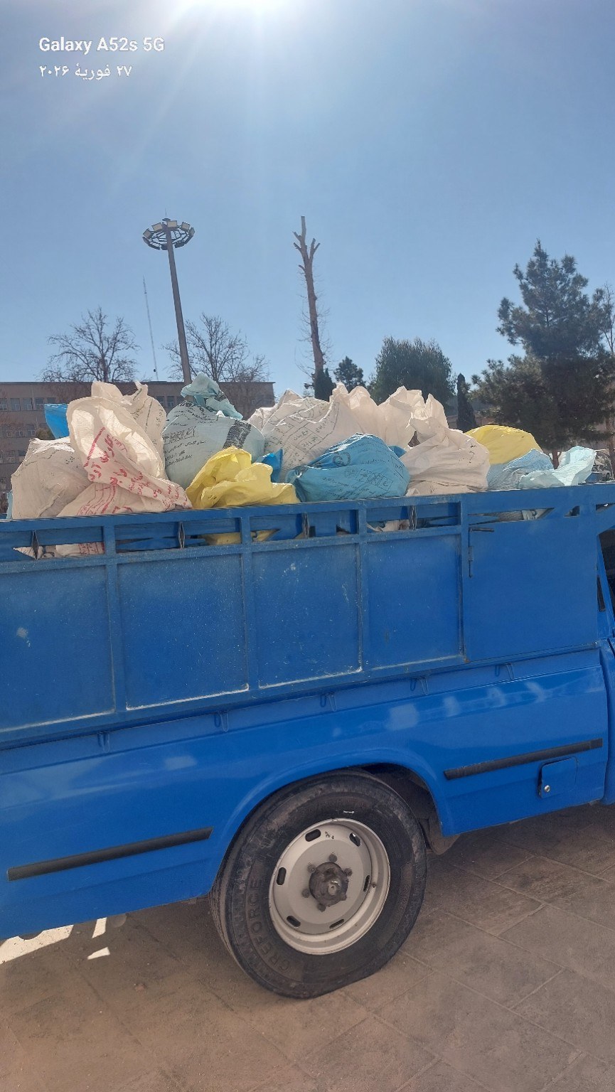 نمونه کار حمل نخاله و مصالح با نیسان کمپرسی