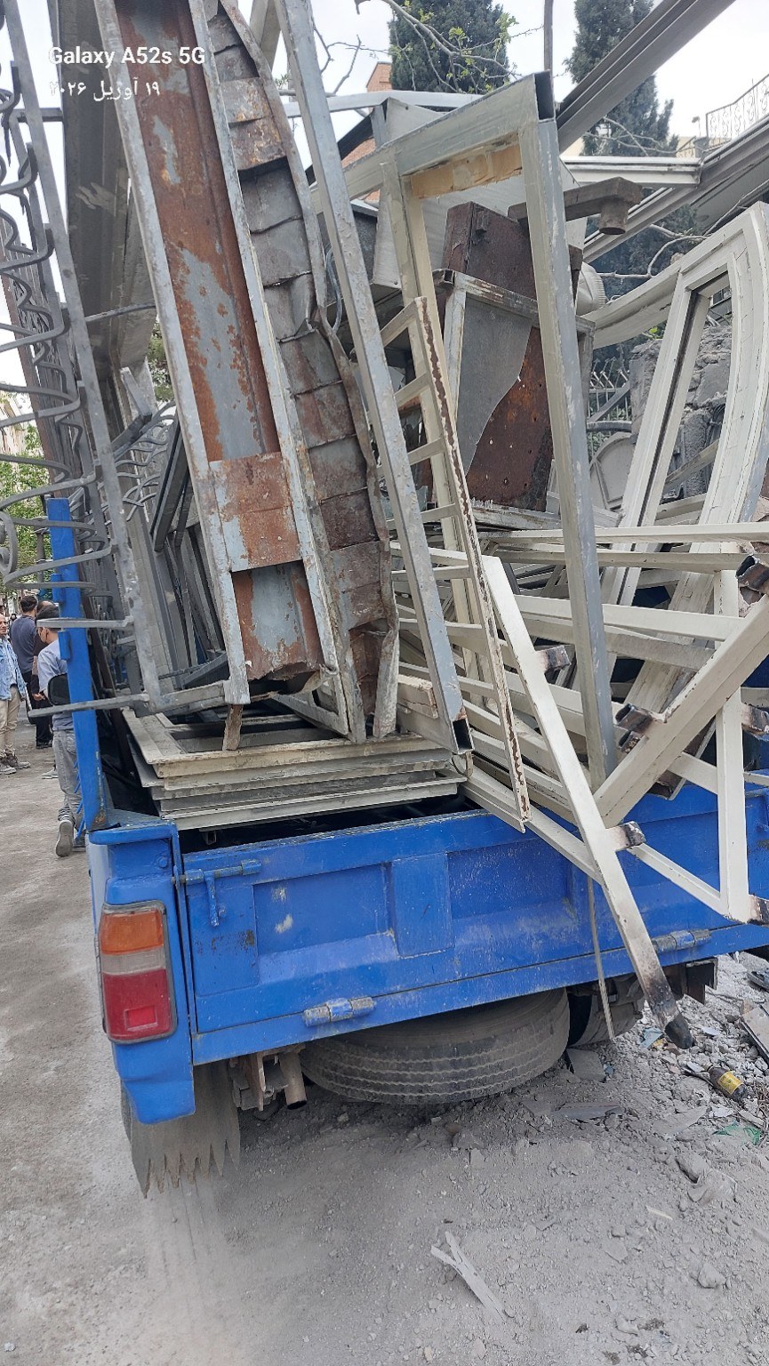 نمونه کار حمل نخاله و مصالح با نیسان کمپرسی